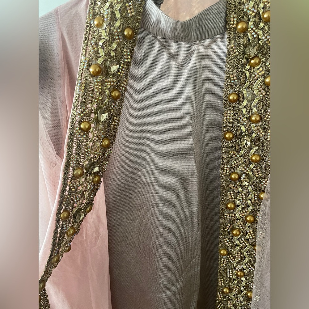 Elegant sheer Pink/Gold Embellished Women's abaya/ kaftan/kimono with slip dress - Picture 5 of 8